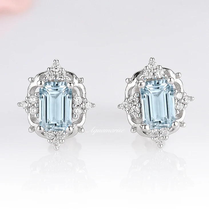 Vintage Aquamarine Stud Earrings in Sterling Silver - Image 4