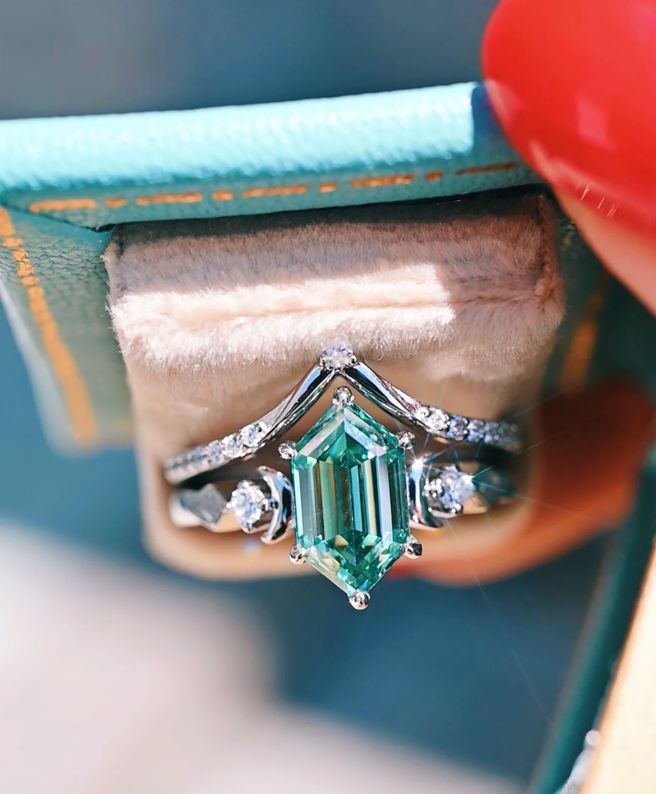 Elara Hexagon Pacific Green Moissanite & Crescent Moon Ring Set in Sterling Silver - Image 3