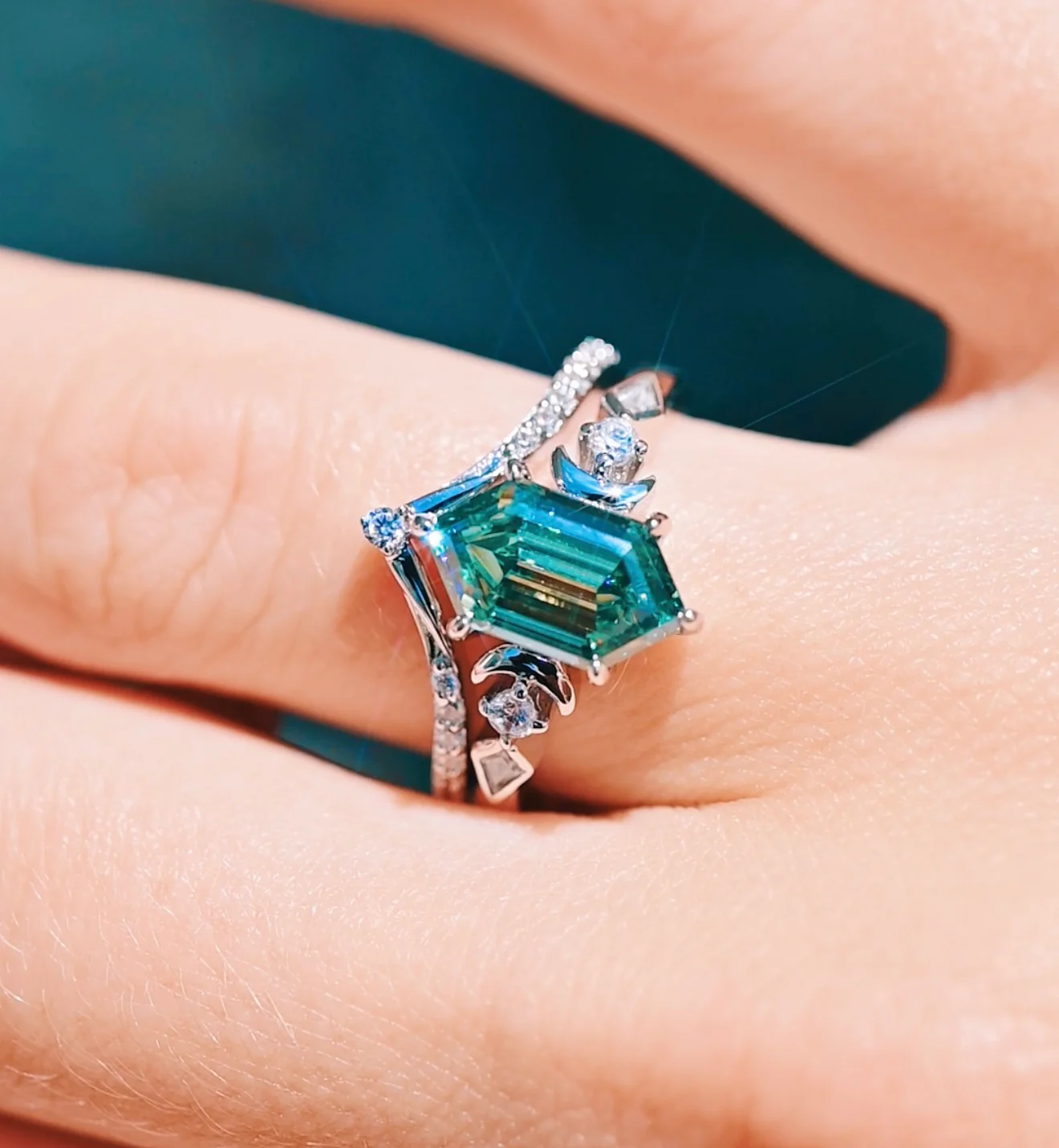 Elara Hexagon Pacific Green Moissanite & Crescent Moon Ring Set in Sterling Silver - Image 4