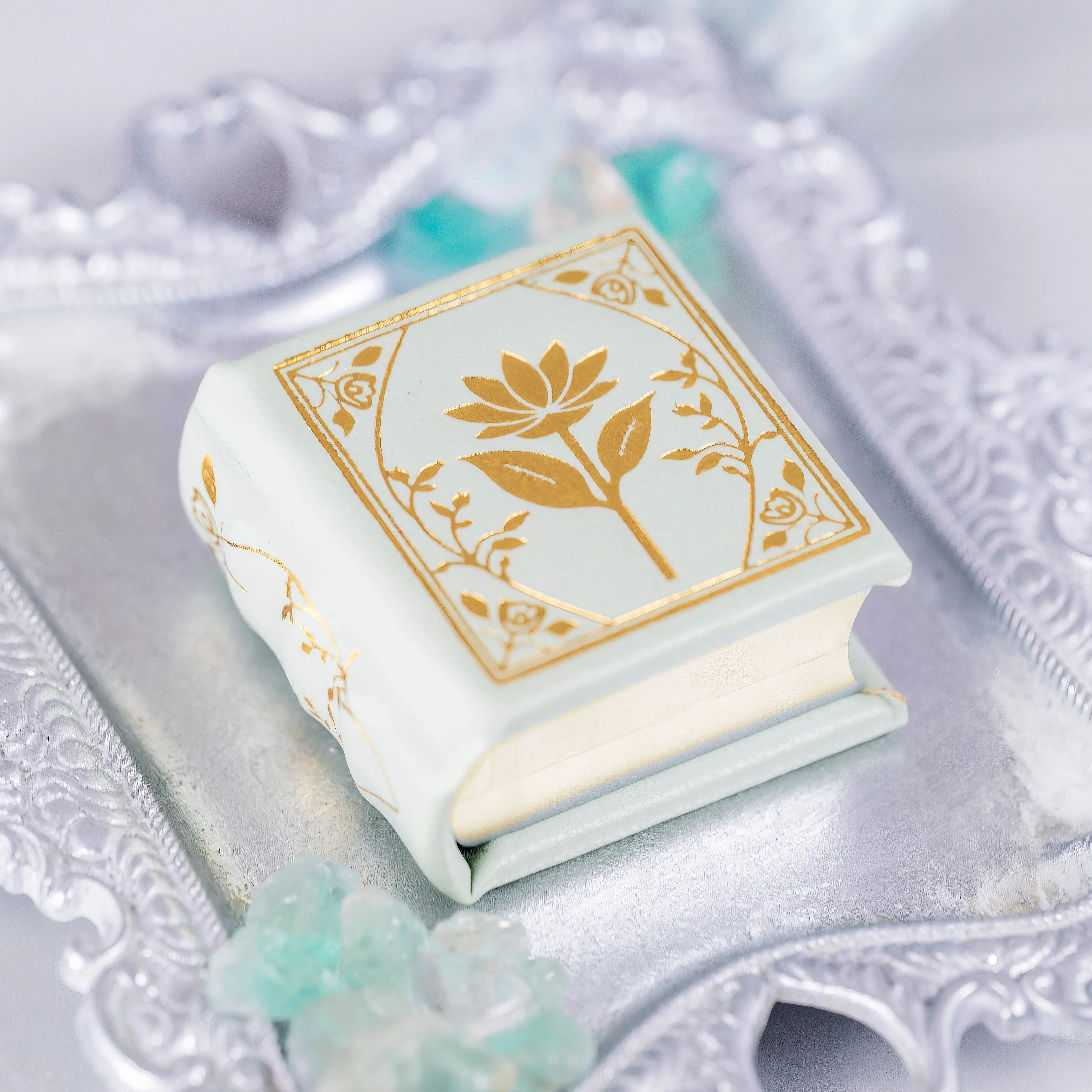 Spring Court Handmade Leather Book Ring Box- Bloomlight Green Edition (Small) - Image 10